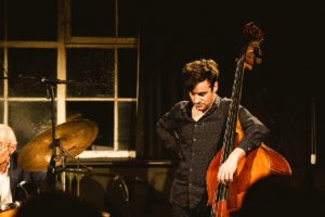 EM! UMELIEDER #2 mit Claude Meier, Ruedi Häusermann, Marco Käppeli und ihrem Gast Herwig Ursin 21.11.18 Fotos: Roland Bucher